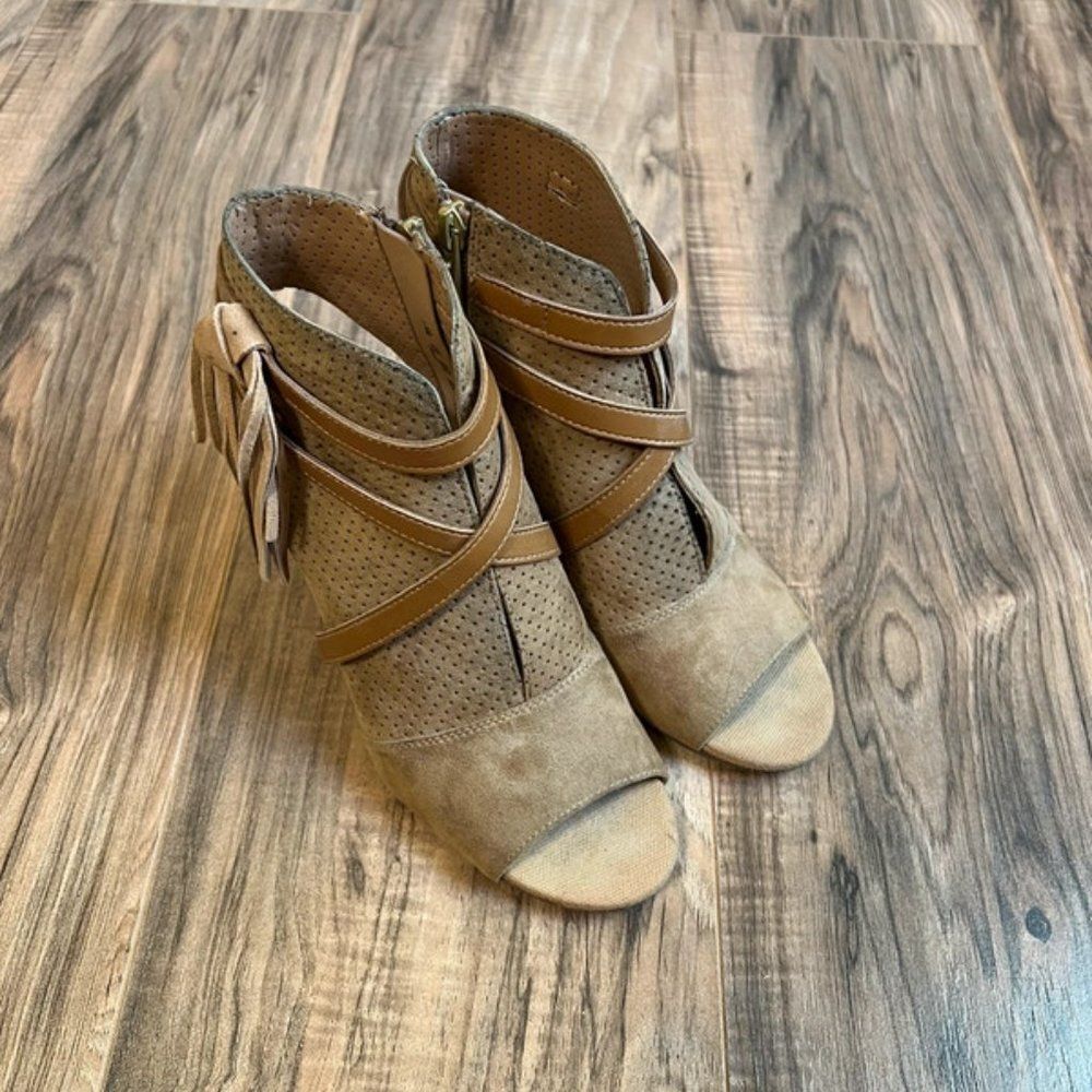 Franco Sarto 7.5 shoes